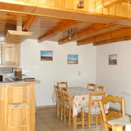 Holiday home Maison Charmante Le Malzieu, Jardin Mialanes