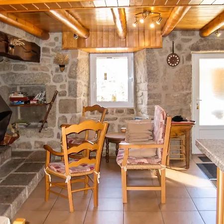 Casa de Férias Maison Charmante Le Malzieu, Jardin *